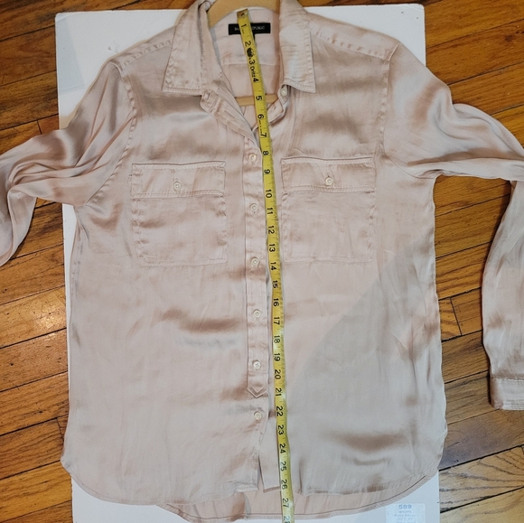 Banana Republic Champagne Button-Up Satin Blouse Quiet Luxury Career Neutral - Picture 8 of 8